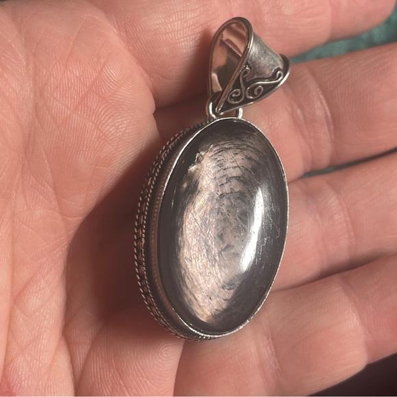 Jewelry - Hypersthene pendant